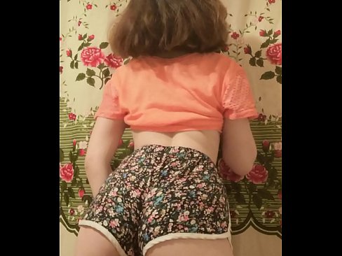 ❤️ Сексуальная юная малышка делает стриптиз снимая свои шортики на камеру ❤ Секс ролики на нашем сайте my-hentai-gallery.ru